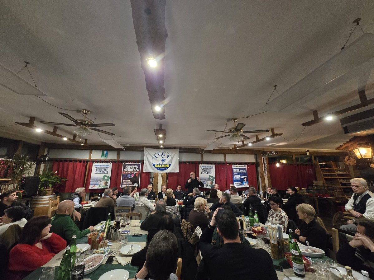 📍Insieme a tanti #amici e militanti, alla cena #Lega della provincia di #Sondrio. Buona serata a tutti voi!

#sertori