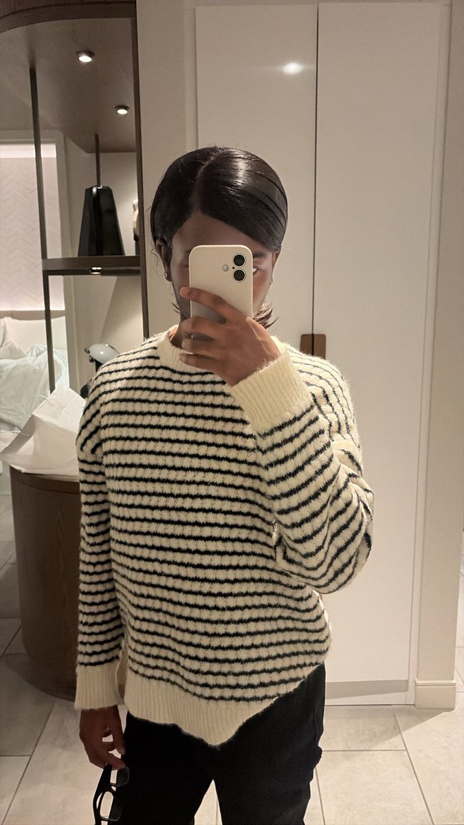 MAISONCLERMONTT's tweet photo. 👋 😘 https://t.co/cPyfXPHdHo