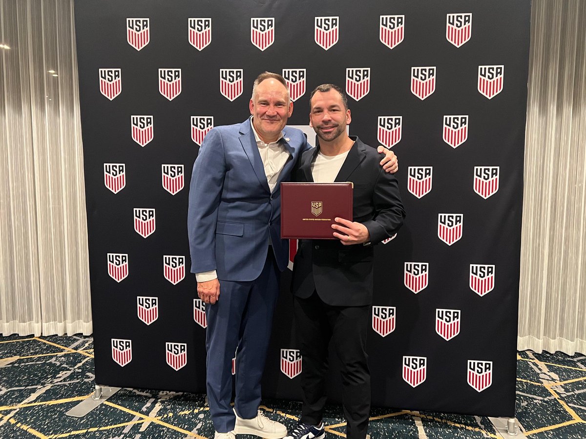 Felicitaciones Ricardo David, has logrado cumplir un nuevo gran paso en tu crecimiento profesional como DT de fútbol de alto nivel, con la LICENCIA PRO EN USA. Éxitos por siempre por tu calidad técnica diferencial.