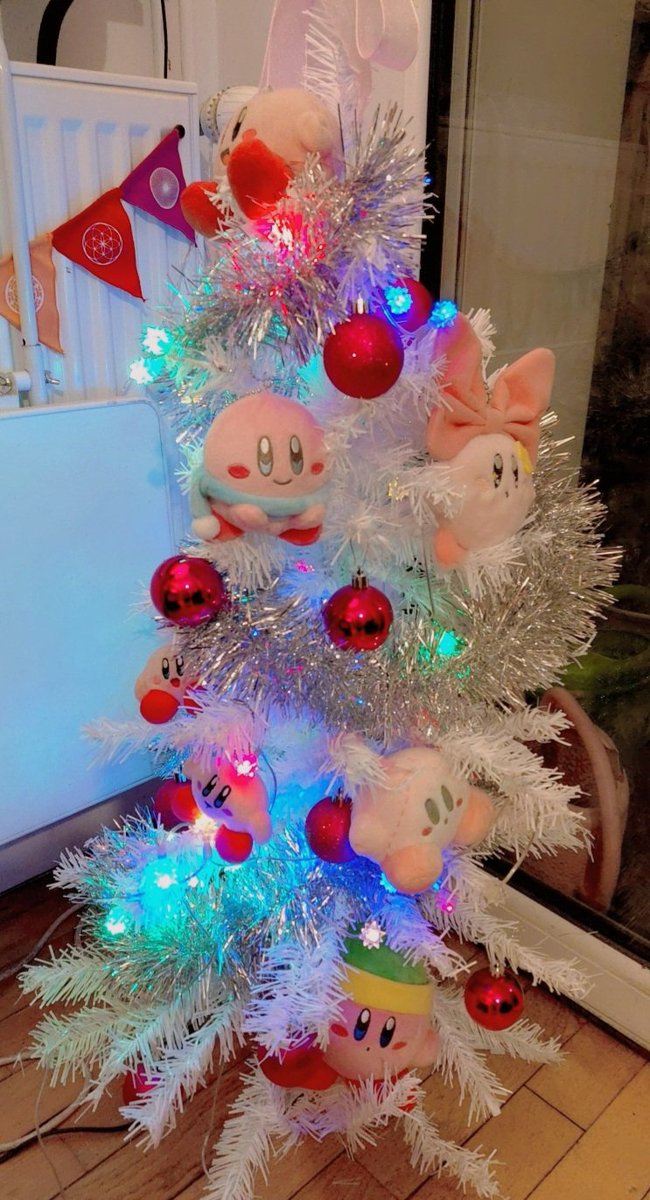 peachweeab00's tweet photo. J'aime bien mon ChristmasTree Kirby 🩷🎄
#Christmas2025 #Kirby https://t.co/wOaqO1HVZJ