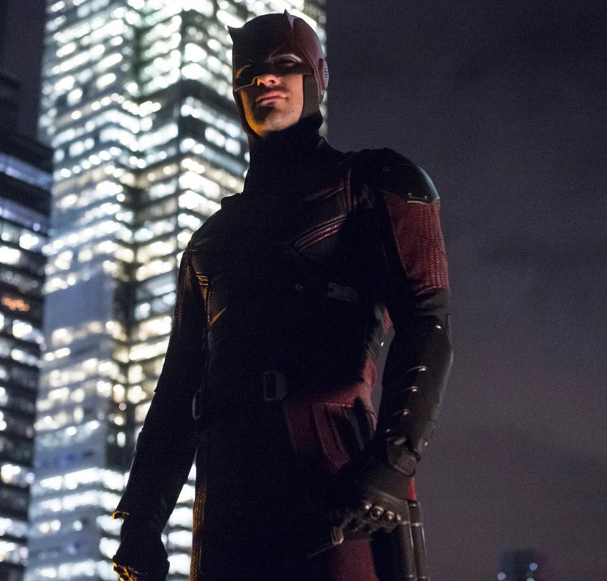 BeyondTheMarvel's tweet photo. Charlie Cox says he has probably read all of the Daredevil comics since being cast in the role:

“I’d never read a comic when I got this job, and of course now I’ve probably read all of them, all of the Daredevil comics at least.” https://t.co/ra38x8QU3w