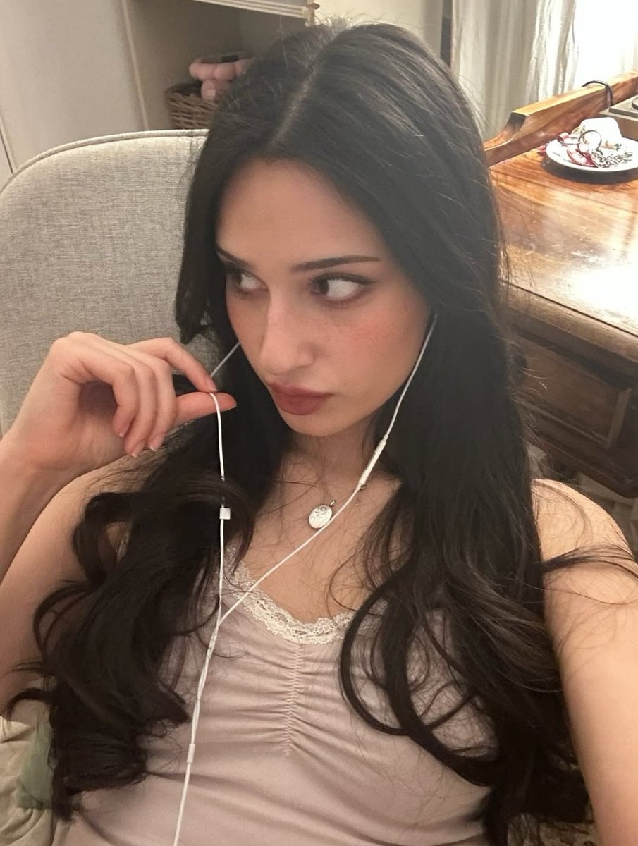 𝗠𝗔𝗥𝗔𝗨𝗗𝗘𝗥𝗦 ˗ˏˋ 𝑹𝒐𝒔𝒆𝒘𝒐𝒐𝒅 ˎˊ˗ tweet media