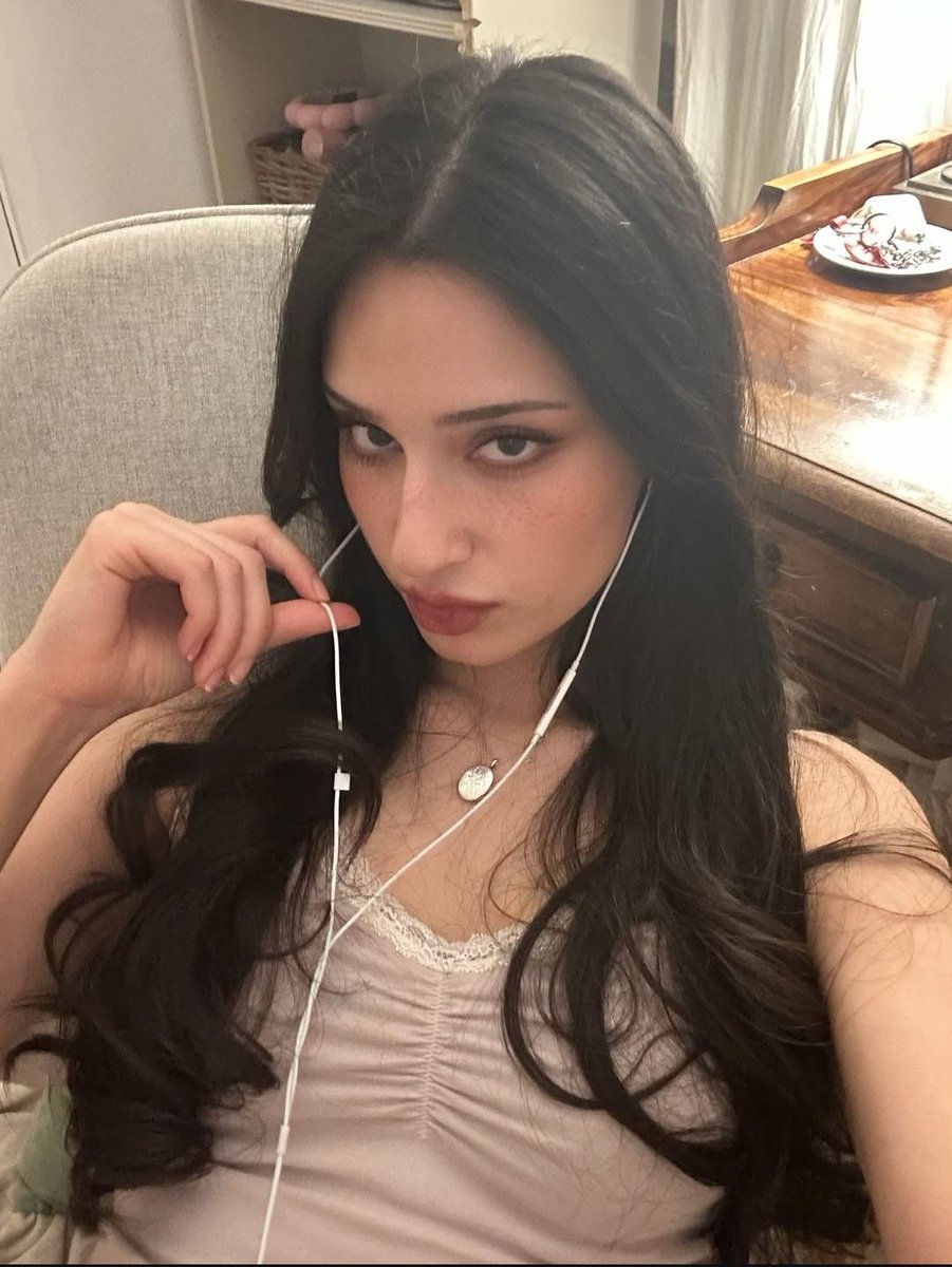 𝗠𝗔𝗥𝗔𝗨𝗗𝗘𝗥𝗦 ˗ˏˋ 𝑹𝒐𝒔𝒆𝒘𝒐𝒐𝒅 ˎˊ˗ tweet media