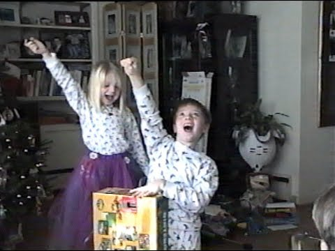 VideoGameHstry's tweet photo. Name something better than unwrapping video games on Christmas https://t.co/nwNN44Ts5A