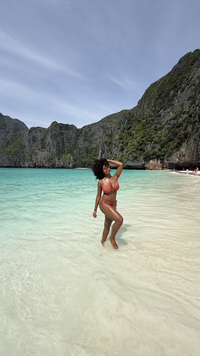 BriceNguessan's tweet image. Le plus important c’est de trouver une personne qui vas tout traverser avec toi et ne pas te laisser tomber . 🙏🏾🖤✨@melynadbr