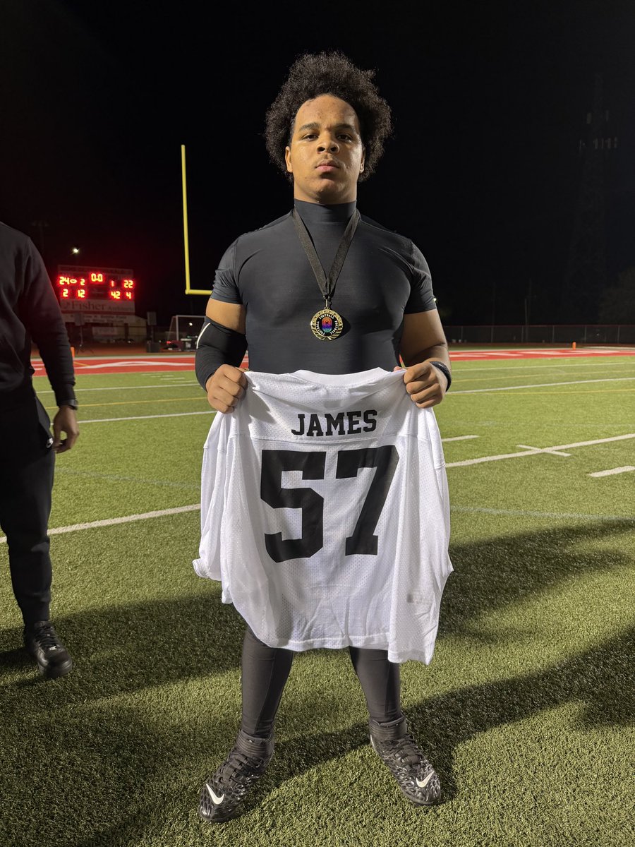 royjames_53's tweet image. It was truly a blessing and a great experience to play in the Pinellas County All-Star game. I just want to give all of the glory to god and thank all of the coaches and my teammates!! @Lakewoodhsfb @WeBelieveInMe_ @RoyJamesCeo @SuncoastPreps @JermaineLed54 @Tracyjohnson_Jr…