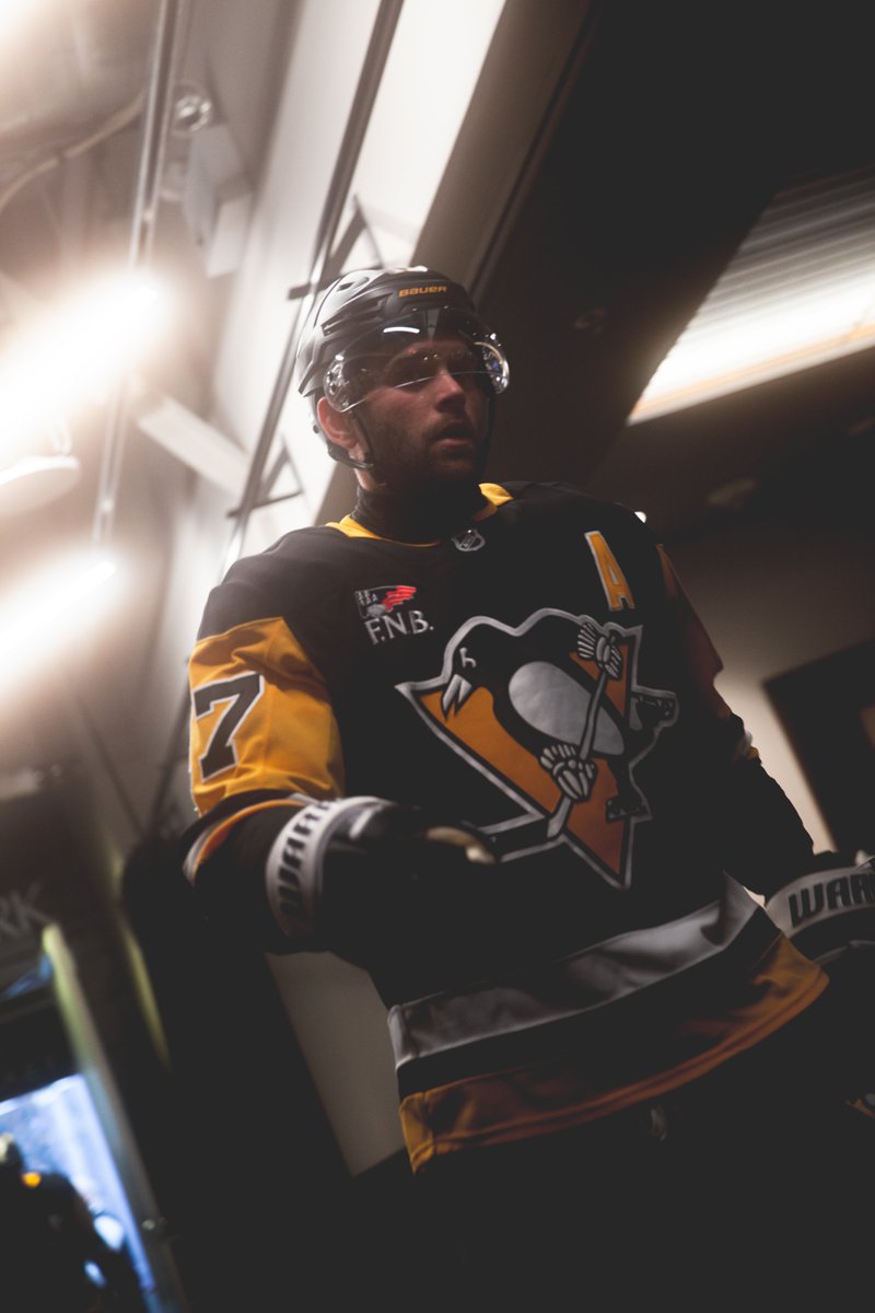penguins's tweet image. Let's get this party started.

Penguins vs. Sharks starts now on @SNPittsburgh!