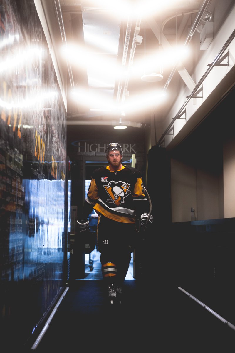 penguins's tweet image. Let's get this party started.

Penguins vs. Sharks starts now on @SNPittsburgh!