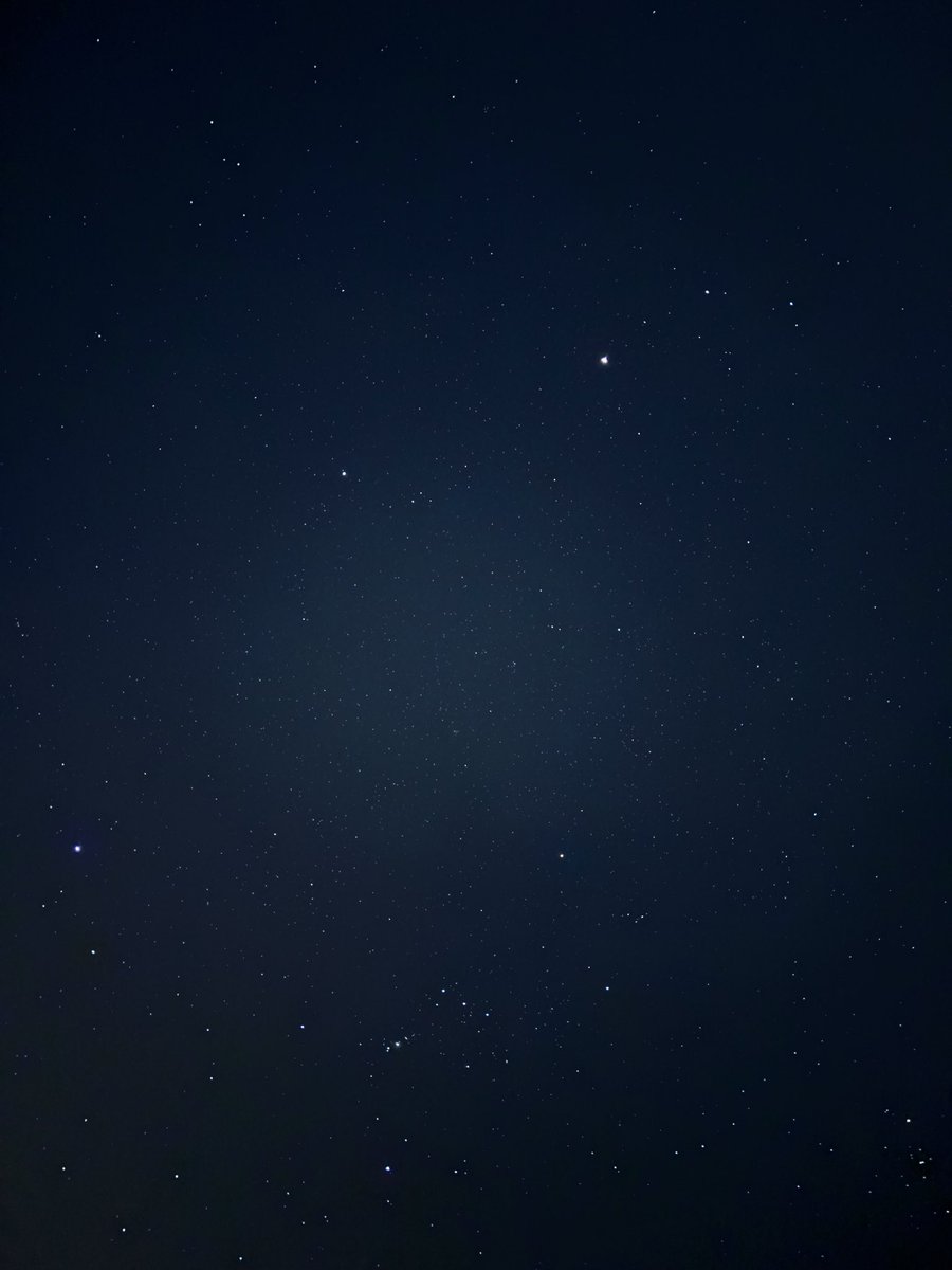 Drove 16kms after reading <a href="/starvoirs/">Starvoirs</a> post on instagram about geminid meteor. Broke my neck staring at the sky and captured this chotu meteor
