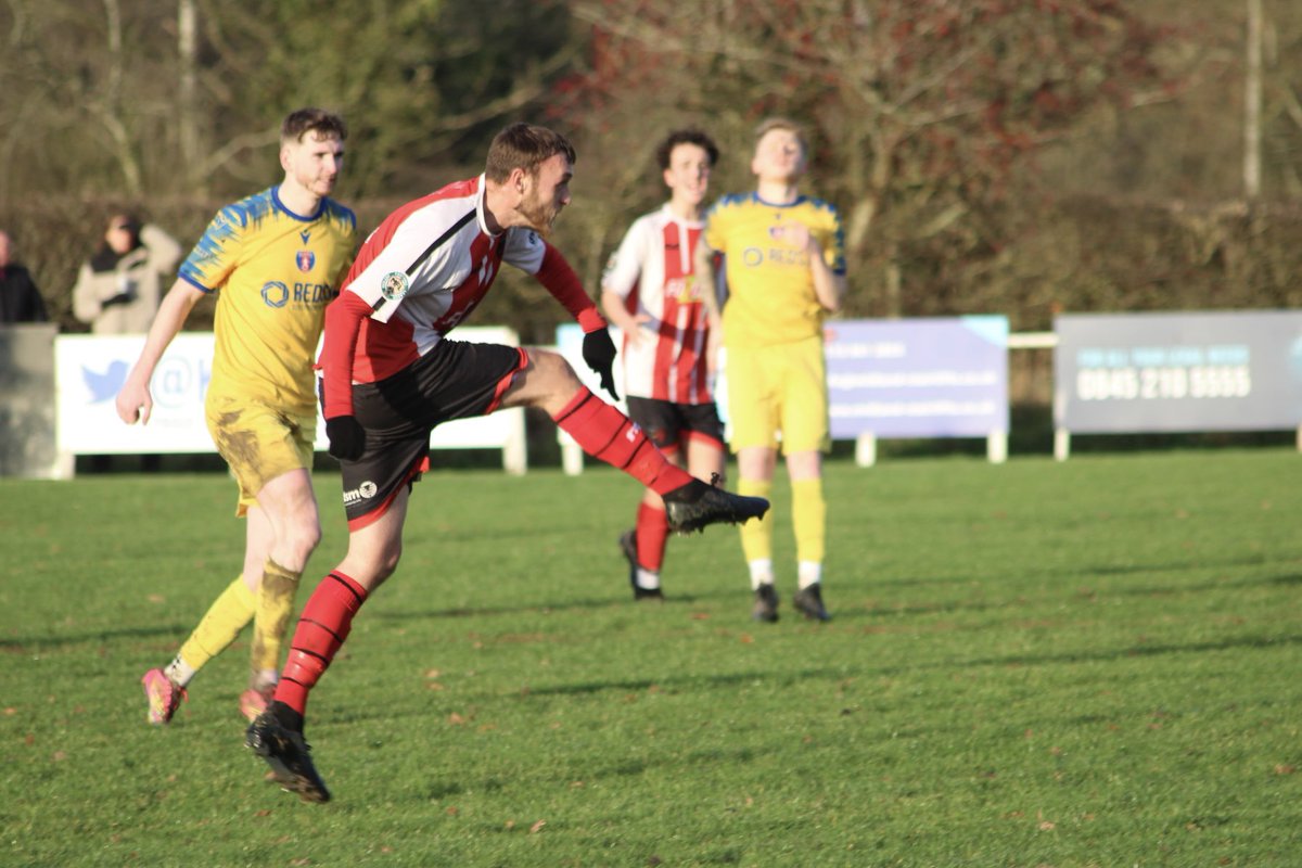 Earlswood Town FC tweet media