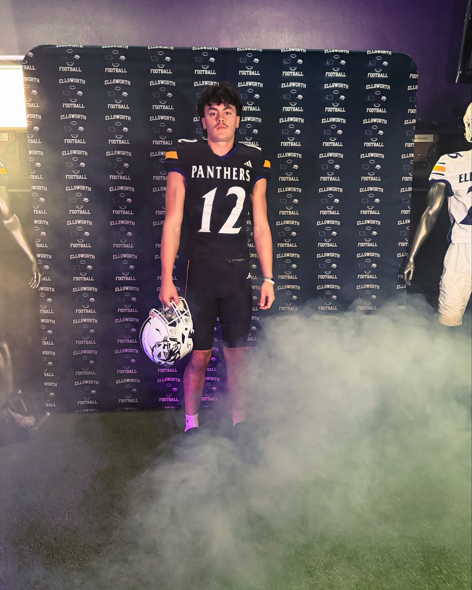 ZViegra's tweet photo. Blessed to receive an offer from @Ellsworth_CC_FB! Thank you @CoachMJohnson0 for a great visit ! @IndianFball_WTG https://t.co/4sAElJMXLc