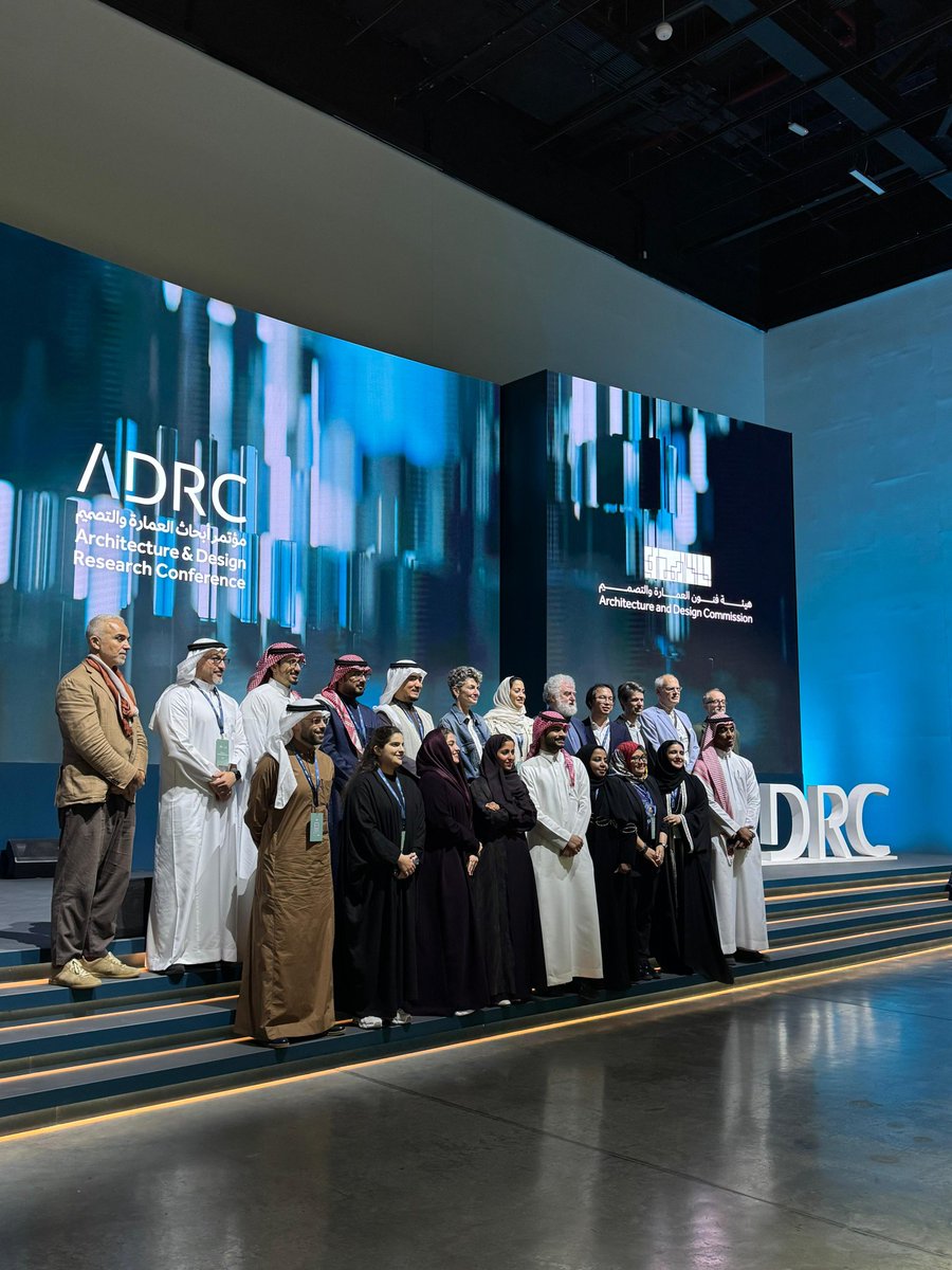 MFageha's tweet photo. سعدت بالمشاركة في مؤتمر أبحاث العمارة والتصميم (ADRC) الأسبوع الماضي، والذي أكد أهمية توثيق العمارة في حفظ الهوية المعمارية وتعزيز البحث العلمي. تشرفت بالمشاركة كمحاور لعدد من الجلسات. شكرًا لهيئة فنون العمارة والتصميم @ArchMOC على التنظيم المميز والدعم المستمر.
#ADRC https://t.co/lj4CRKcVVX