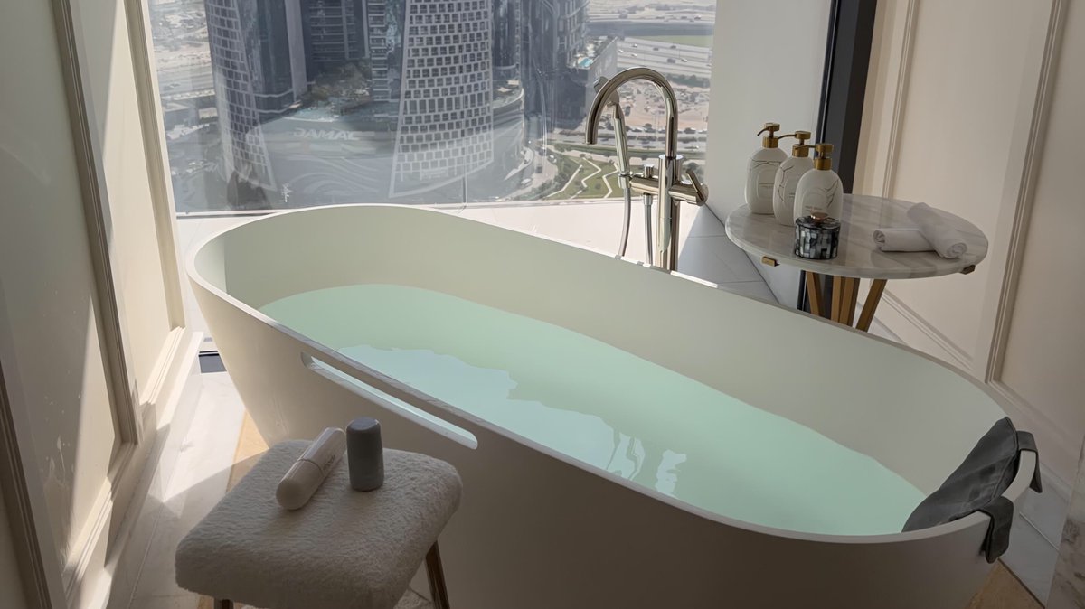 aesthetickyc's tweet image. Saturday.