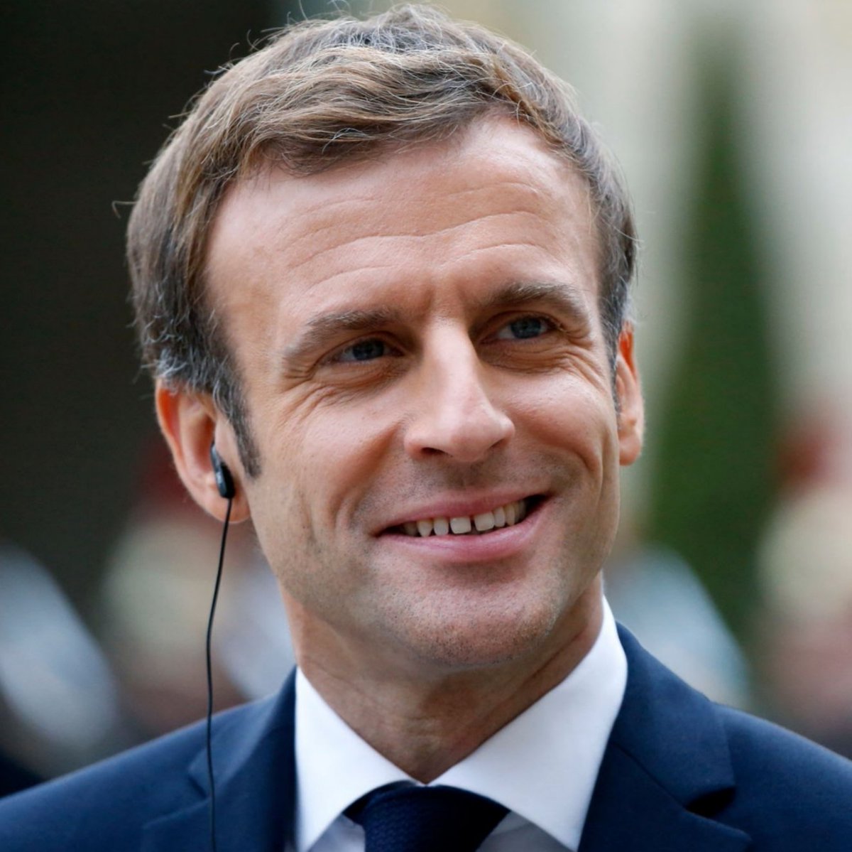 SucumbaGames's tweet image. Emmanuel Macron, Presidente da França, parabenizou o Expedition 33 pela sua vitória no GOTY do #TheGameAwards 

“Um feito histórico para um Jogo Francês e um Grande orgulho! Parabéns a equipe da Sandfall. Pelas gerações que virão e por aquelas que vierem depois”