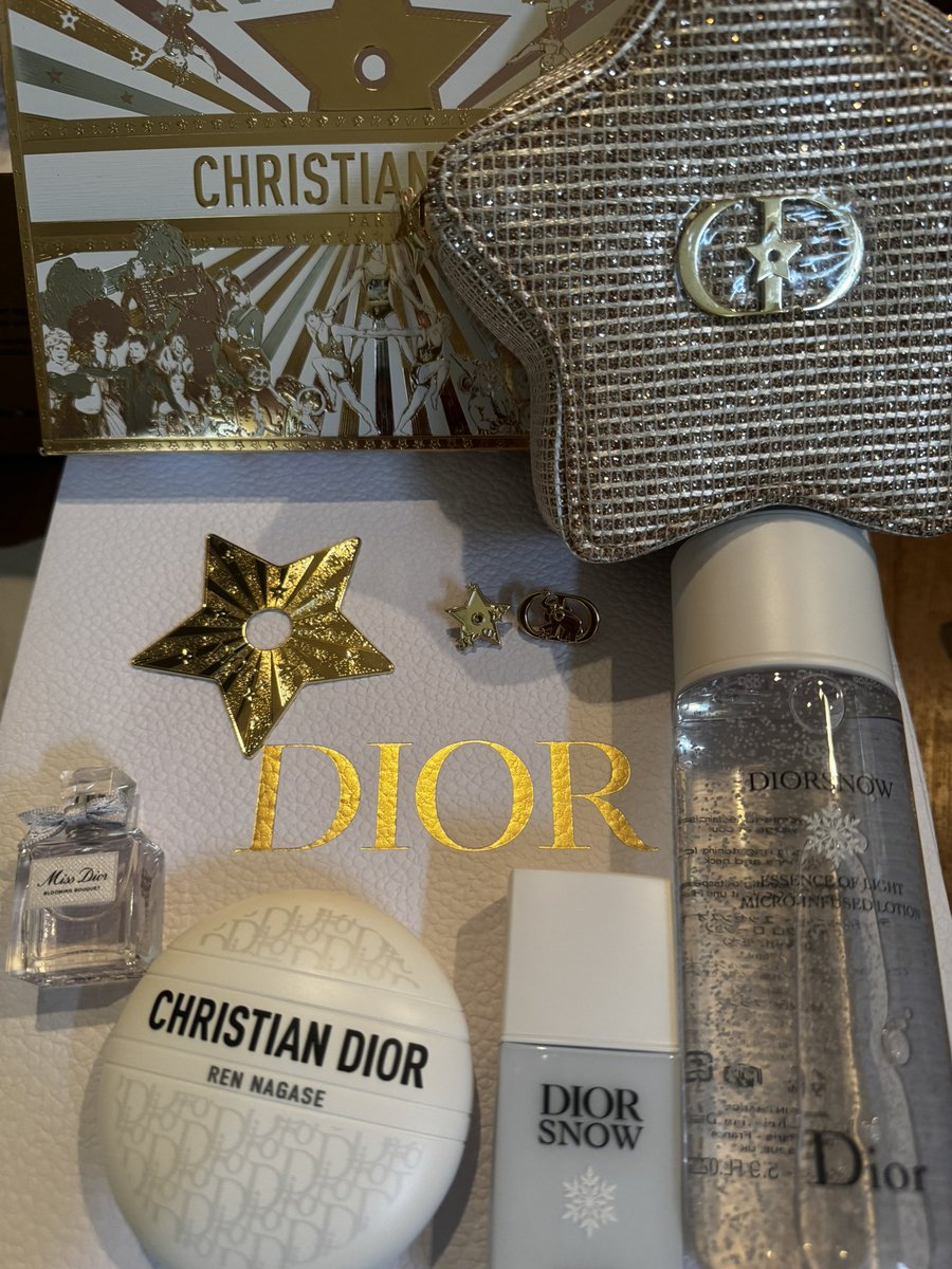 ディオールビューティー購入するなら星型ポーチ欲しいなってどの