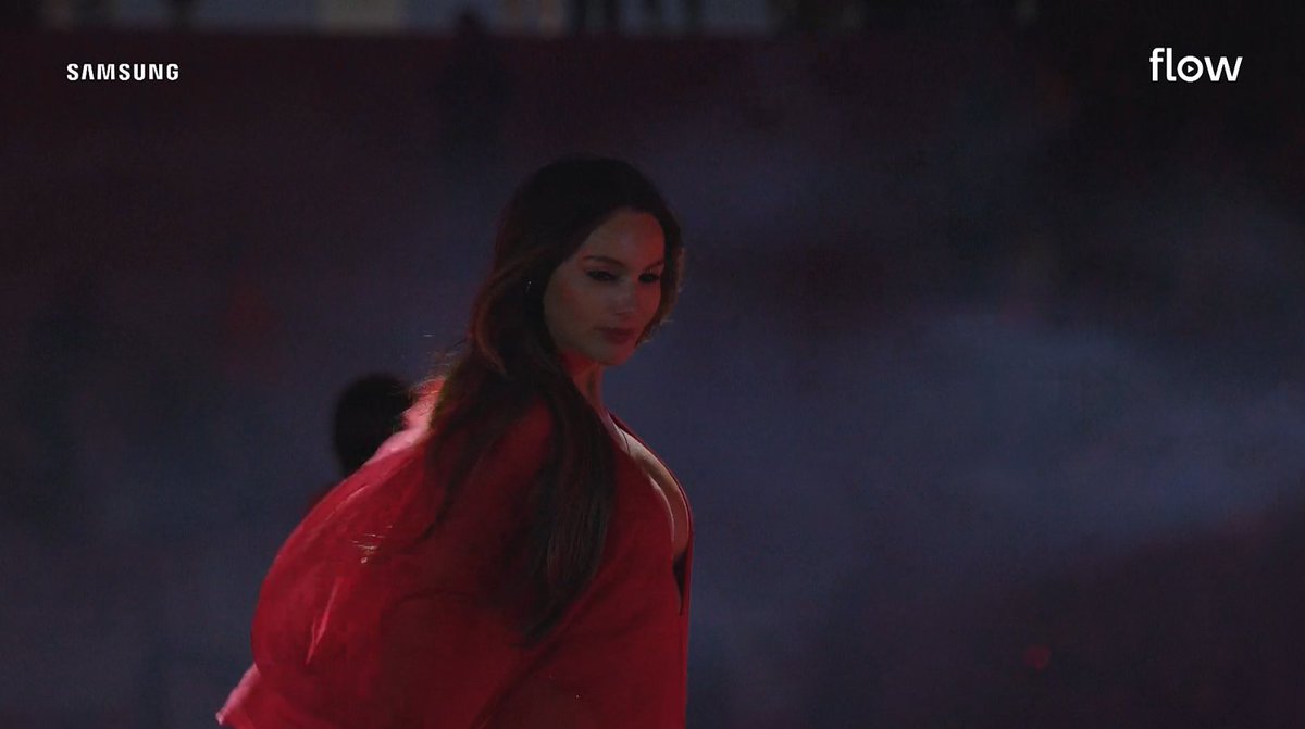 BecerraData's tweet photo. PAMPITA en el desfile de modelos de Maria Becerra en el Estadio River Plate.  🔥 https://t.co/1RTMs1Brqo