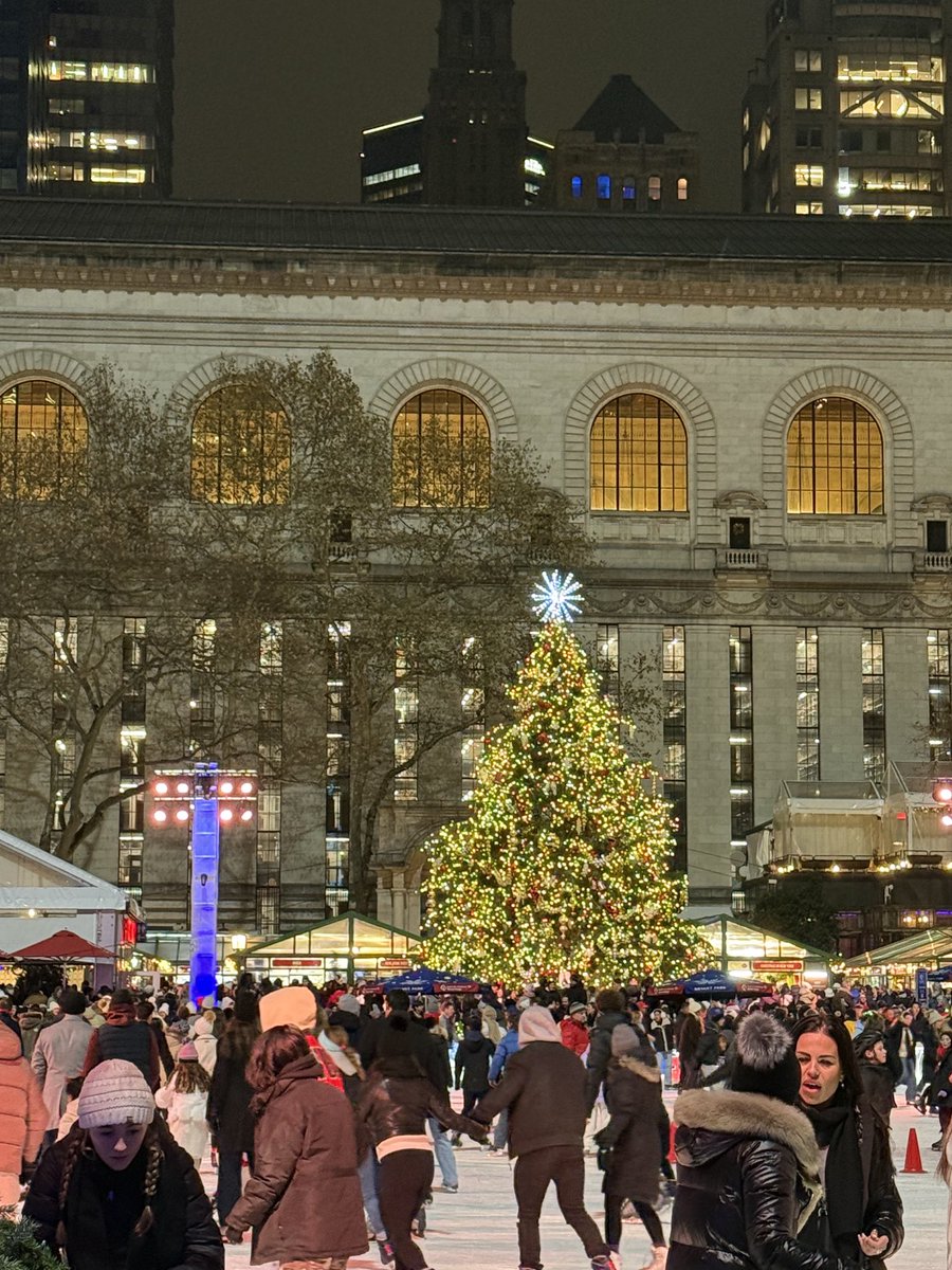 NYC stroll through Bryant Park on a Saturday night