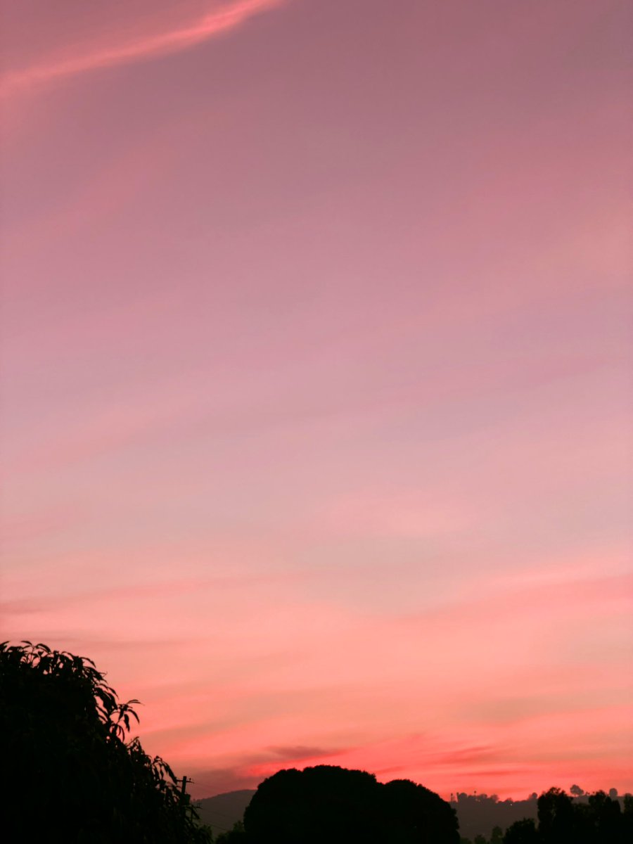 starzenith33's tweet image. Wow #Pinkskies how beautiful 😍 
Geee whiz the Sagittarius cluster in the 6th house of environment! 👀 That’s a lot Pisces, Gemini &amp;amp; Virgo! Hahahaha 

If you know, you know! #astrology #beopen #becurious