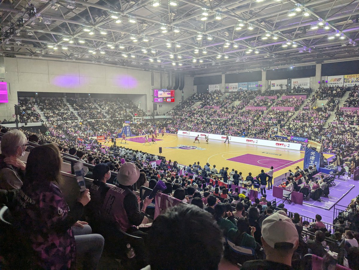 MStance11's tweet photo. #福島ファイヤーボンズ 
🏀福島VS熊本🏀
今日も勝って連勝しちゃって👊 https://t.co/ZwIeZTC2y9