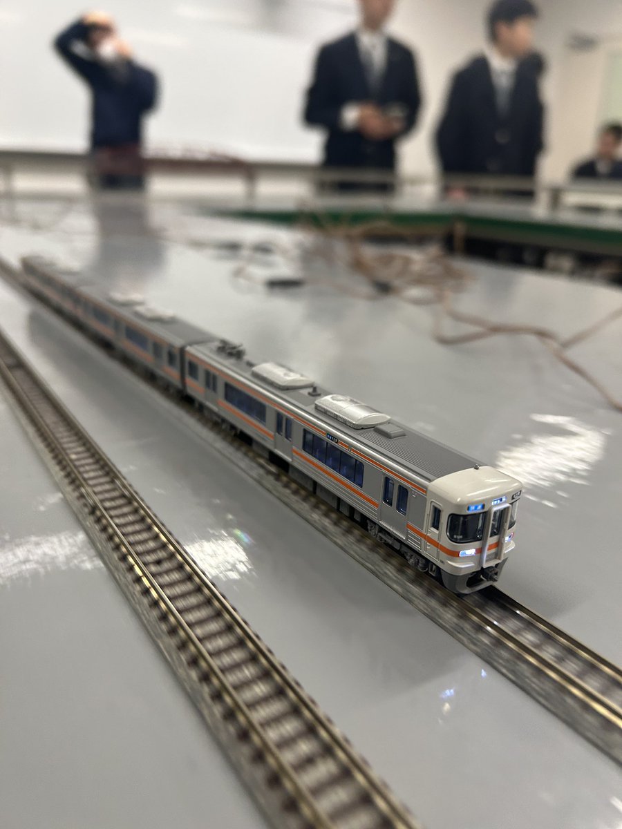 keika_train's tweet photo. #keika_train
みなさんこんにちは！部長です。期末テストの影響でなかなか投稿ができませんでした💦10月の走行会ですが、トラブルもなく終わらせることができました！今年最後の走行会が終わってしまったことは名残惜しいですが、前任部長教えていただいたことを胸にこれからも頑張りたいと思います https://t.co/oCFnmLMNLz