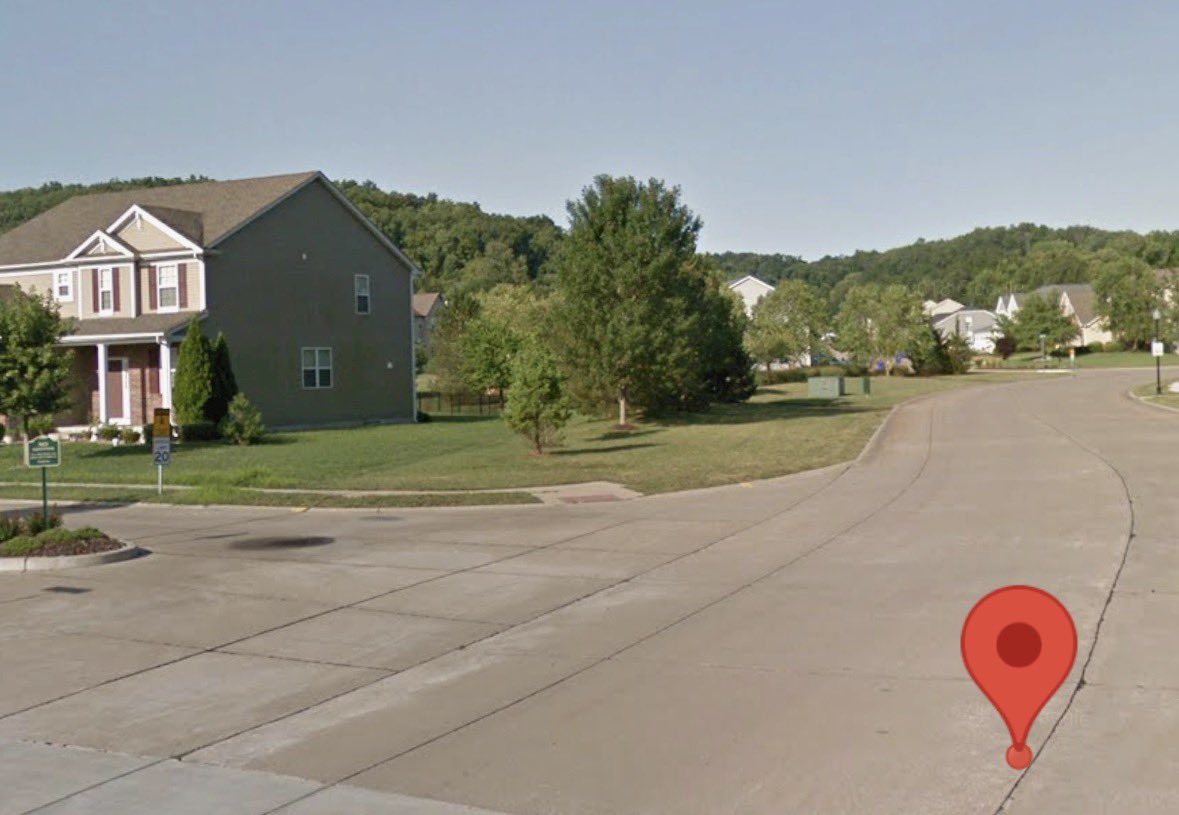 xvc4mi's tweet photo. @whoisivann_ @SPG642 I think it’s Eureka, Missouri. I clicked the location as a pin and it automatically said Jax’s body and the link was to glitch https://t.co/3LBsaIdVQy
