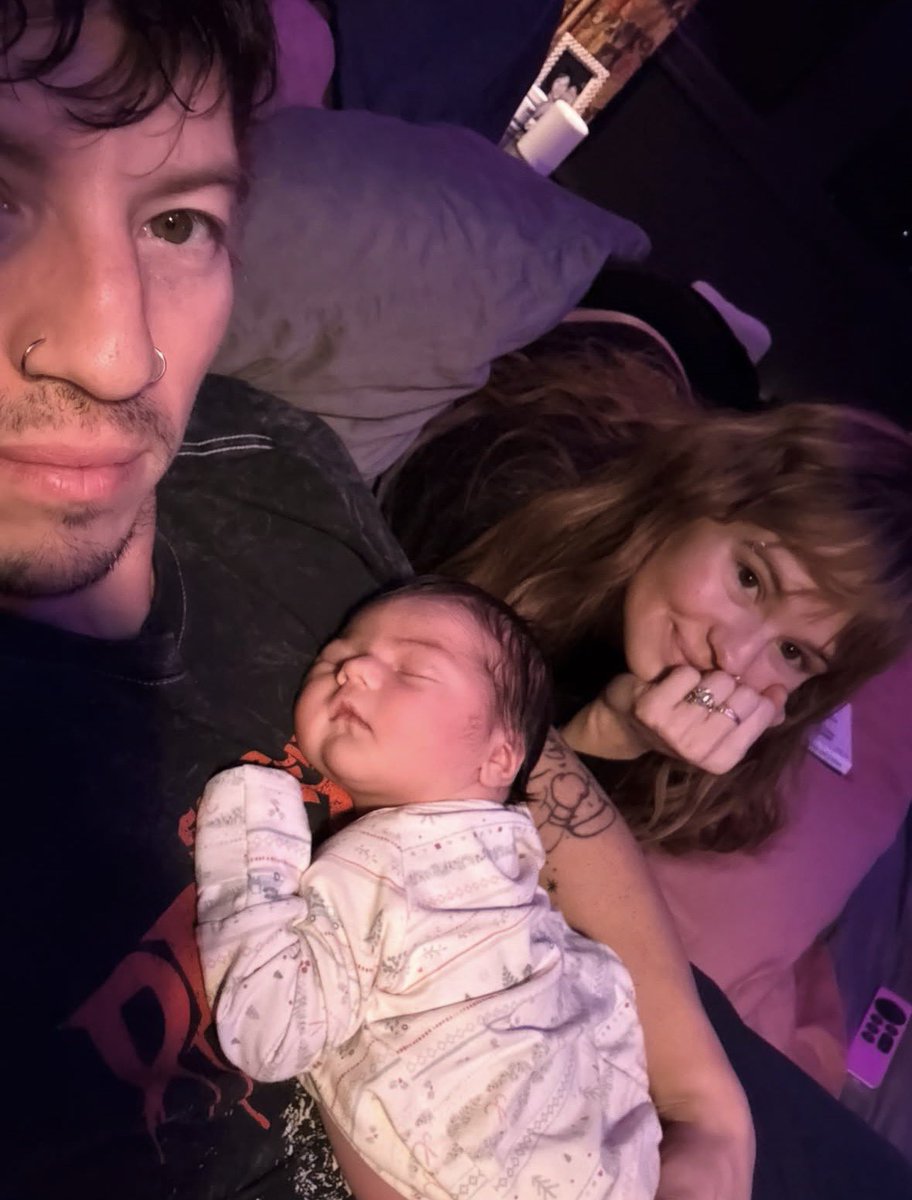 misteevious's tweet image. THEM ☹️☹️ IM SO ☹️☹️ I CANT DO THIS ☹️☹️☹️