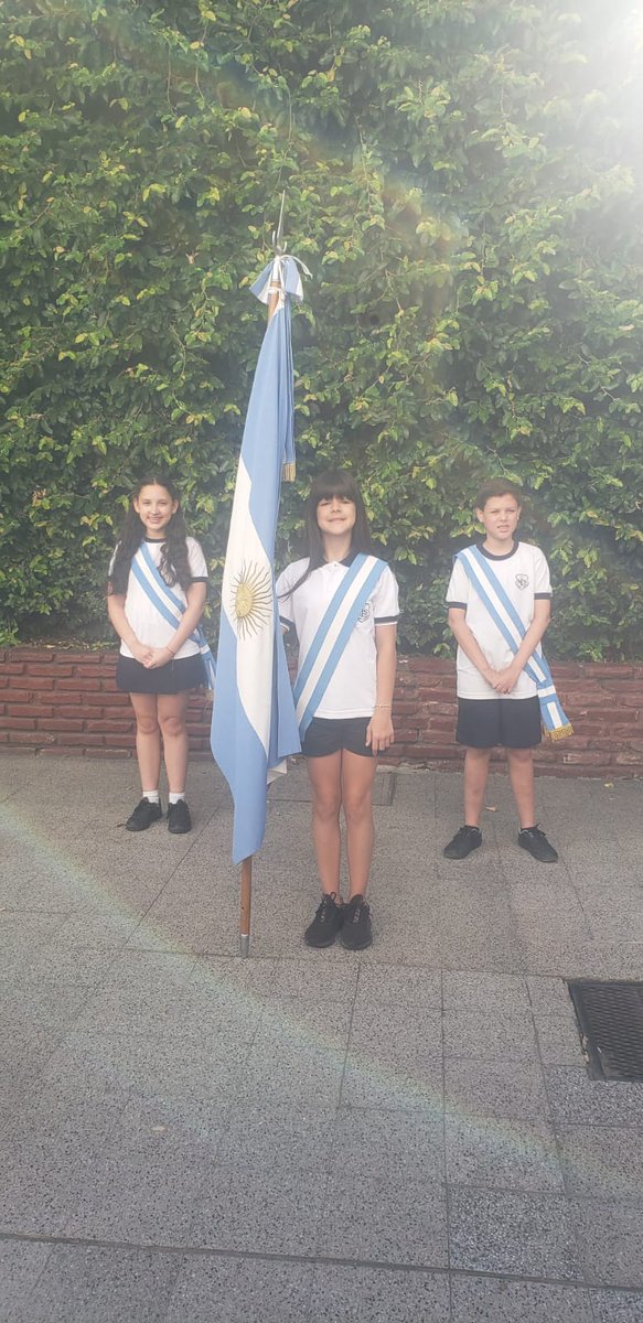 FacuLocalGuide's tweet image. Cena festejo ORNELLA PRIMERA ESCOLTA BANDERA NACIONAL 🥰🏆🇦🇷