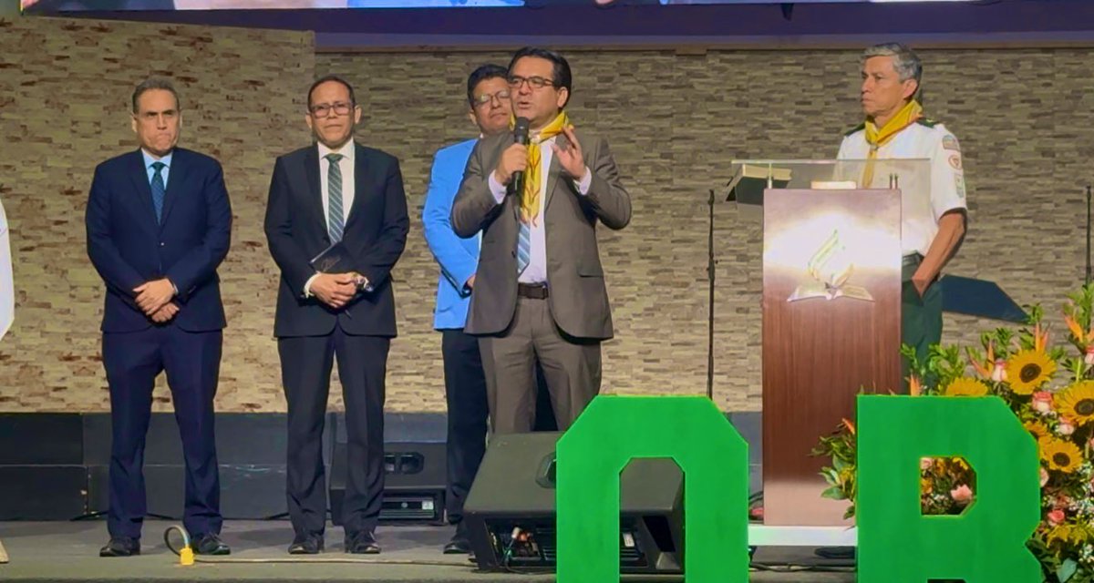 AdventistasAPCE's tweet photo. 🔰En el marco del programa #TodosPorTodo, Pr. Daniel Montalván #UPN y el Pr. Carlos Requejo #APCE , presentes en la clausura del Club Orión, reafirmando nuestra prioridad: formar y creer en las nuevas generaciones, el presente y futuro de la misión. 🙌✨ #RID https://t.co/xepElJxaqo