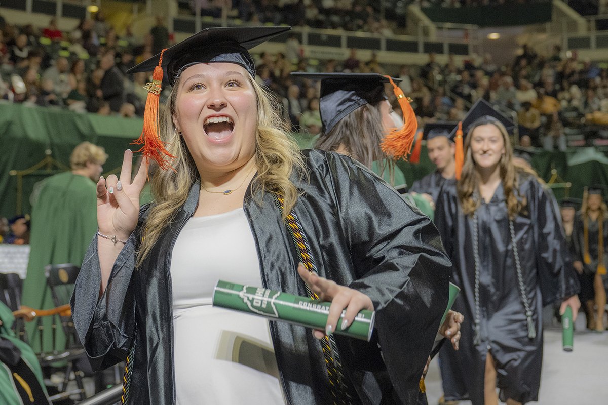 OHIOStudentLife's tweet photo. You did it! 🥹🎓
Congratulations to all of the Bobcats who graduated this fall!
#OHIOgrad2025 | #ForeverOHIO https://t.co/0glxQEXNu7