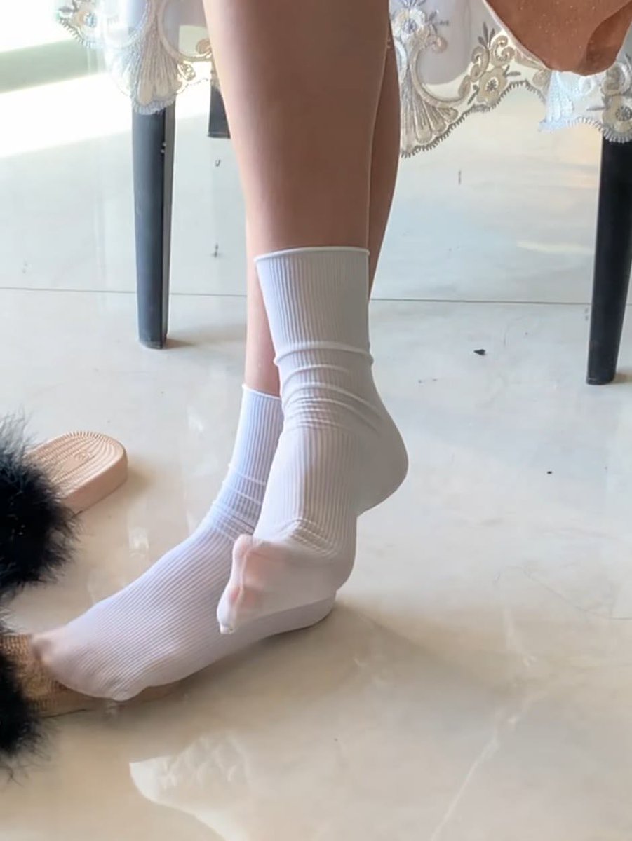 오빠..이런거 보내지 말랬잖아..이렇게 작고 쓸모없는거..어디에 쓰라는거야🤭
더 큰 오빠들 어디 없나..? 그렇다고😔 컨셉질한다고 자기꺼말고 다른거💢 들고오지말고 말잘들으면 내 양말에👣 비비게 해줄게💘💘지원자는DM♥️
#FD #FS #자평 #노예 #능욕
#한남 #자지갑 #핀돔 #핀섭 #발걸레
#상황극