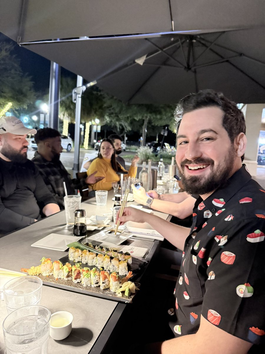 Spent my birthday recently with the greatest friends and sushi around 🍣Posting a bit late,but just feeling really thankful for all the great people in my life, here’s to year 33!