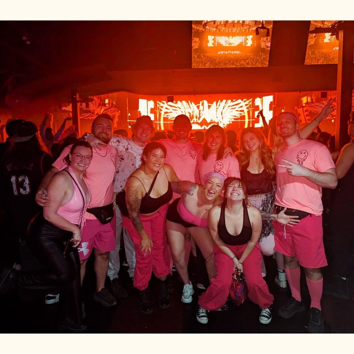 ronniedohertyy's tweet image. Since I wasn’t able to make Ry’s birthday bash this year - here is a throw back to the last time we were all together celebrating in Toronto 🩷😈💃🏻Just an absolute gem of human beings in this group. Such a fun, wholesome silly little family. #throwback #family #pinksquad #rage