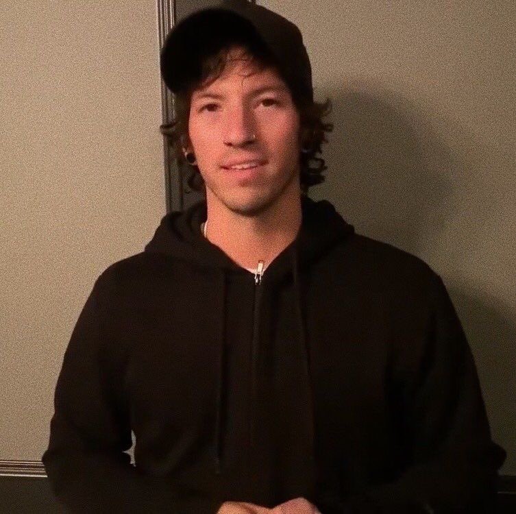 trennchby's tweet image. did debby’s genes even try bro 😭😭