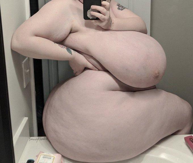 - La MILF siempre ayudaba a sus niet@s, a base de puros sentones y besos lascivos

❤️+🔁 Para recibir los sentones de la MILF