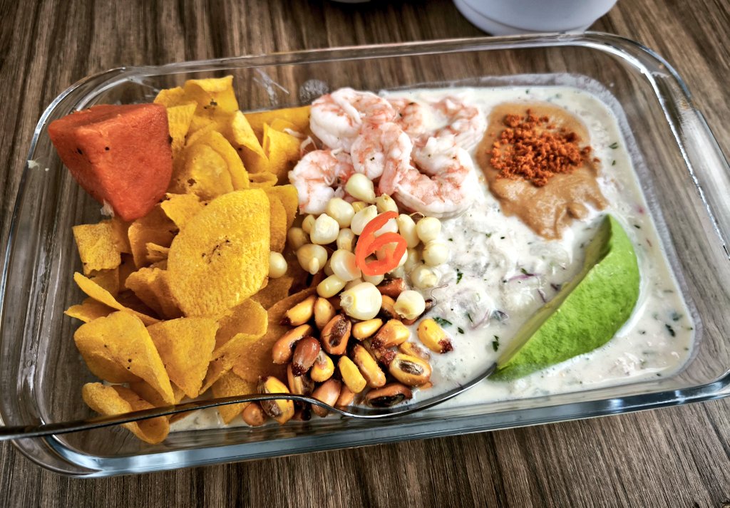 Ceviche jipijapa de camarón y pescado.  

Ecuador, sin lugar a dudas, tiene una enorme riqueza gastronómica.