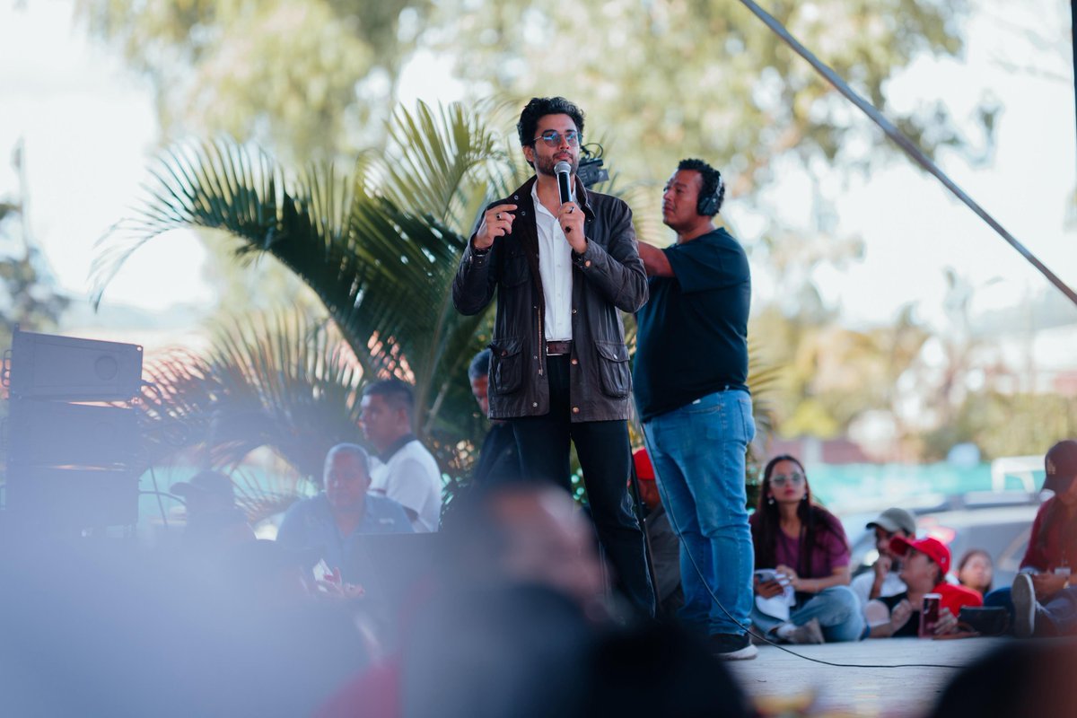 Hoy, en la Asamblea Extraordinaria por la Dignidad Nacional de <a href="/PartidoLibre/">Partido Libre</a>, hemos presentado pruebas del golpe electoral perpetrado por la oligarquía nacional, el bipartidismo, el crimen organizado y el imperialismo:

· La descalificación de nuestra candidata presidencial, Rixi