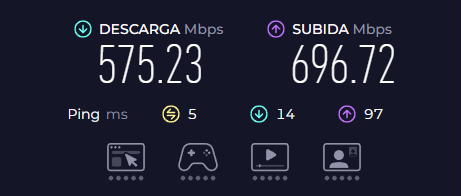 ElTioSpidy's tweet photo. @vql3n Me pasa similar, con mi compañia el Router que me proven solo me da por Wifi en torno a 600 de Bajada y unos 700 de Subida; mientras que por Cable Ethernet (Es un Cat5) me llega hasta 940 de Bajada y 850 de Subida en promedio. 

Creo es por la potencia del Router de la Empresa https://t.co/76VnW2vHQ9