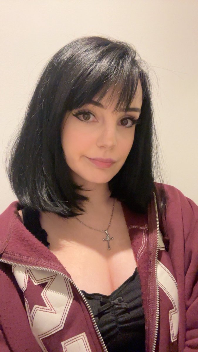 gothiccprada2's tweet photo. why do i always look so dead after streaming >.< https://t.co/i2nKaHuVGy