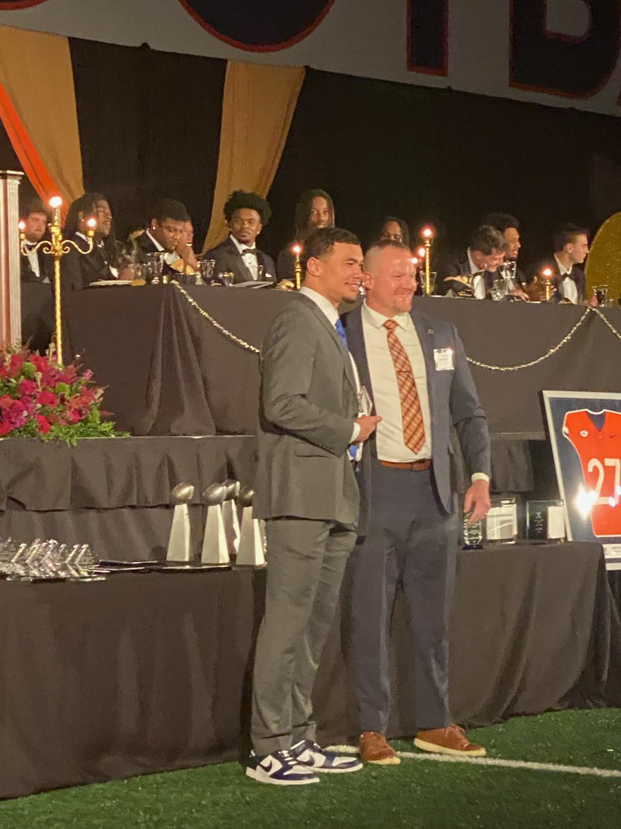 𝗕𝗮𝗿𝗿𝗲𝘁𝘁 𝗖𝗼𝗵𝗲𝗻 tweet media