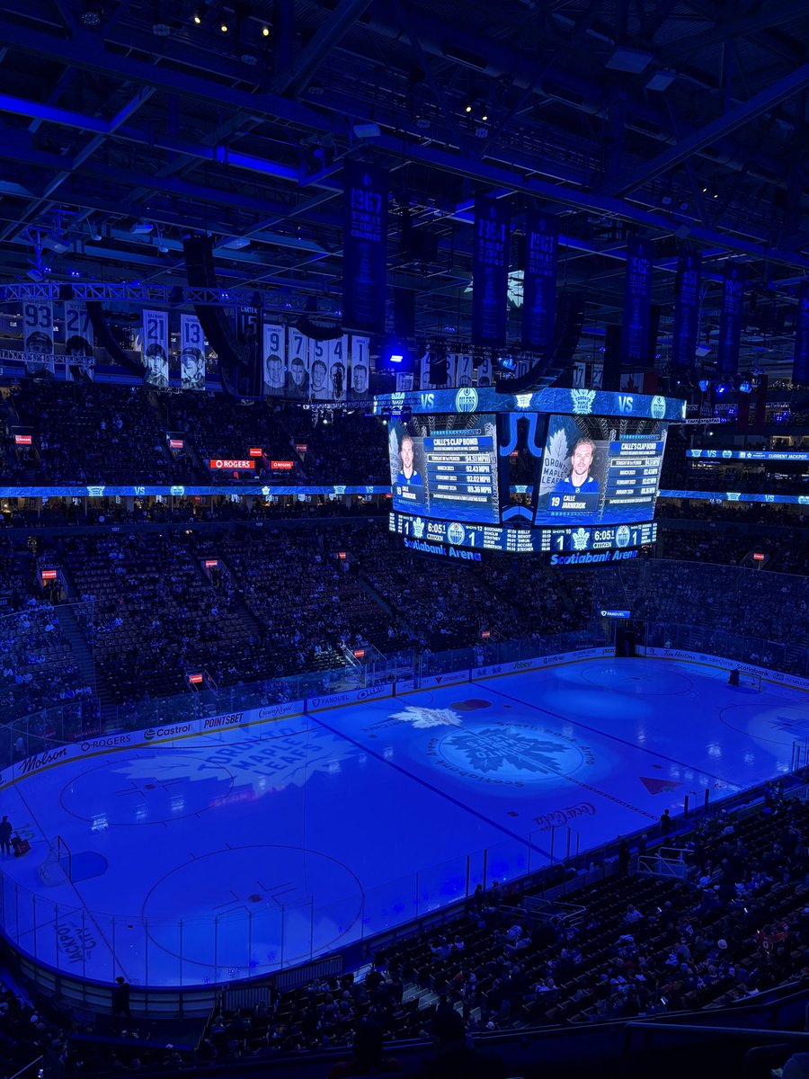 DanielVyner's tweet photo. #LeafsForever vs #LetsGoOilers https://t.co/T0zcOrrEi4