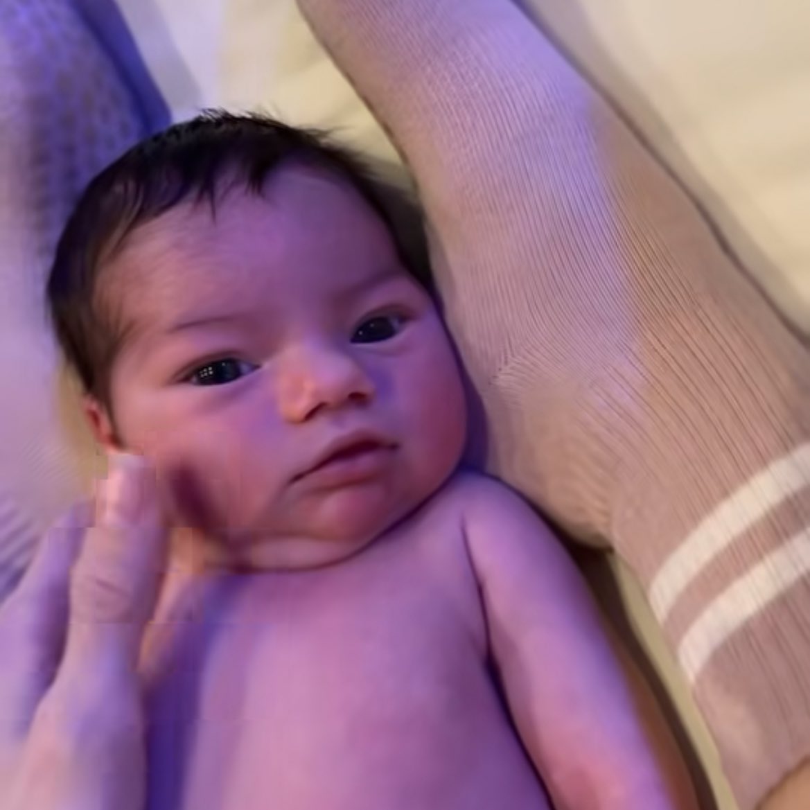 joshsdude's tweet photo. ARE YOU FUCKING KIDDING ME??? SHE LOOKS JUST LIKE HER DAD I’M GONNA CRY https://t.co/Gfa1ijrCMY
