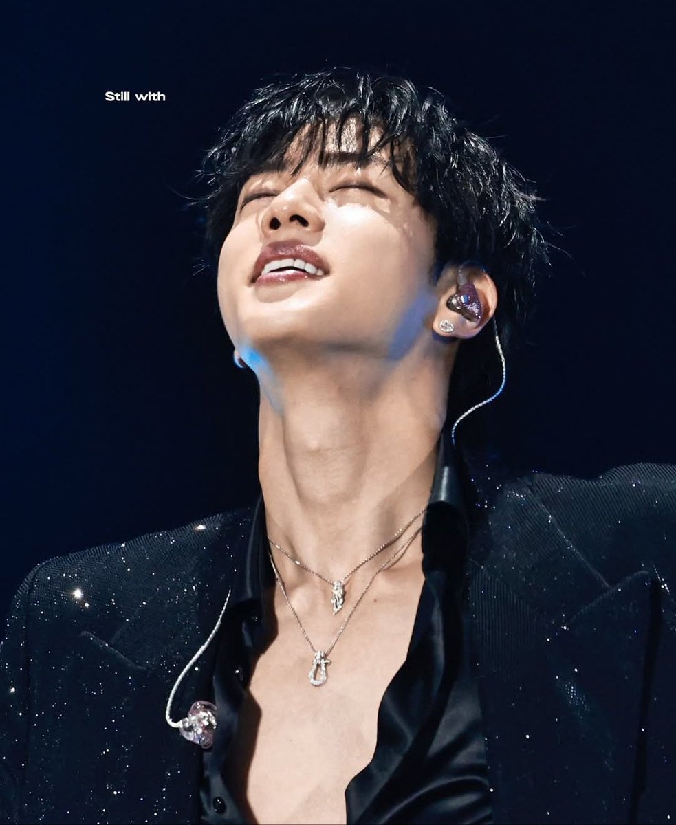AlexDoramera's tweet photo. @KarlaMaria11333 Es completo es único 
I vote for #JIN for #PopGoldenAwards2025 https://t.co/4c37e1pWVn https://t.co/po6zICoKt9