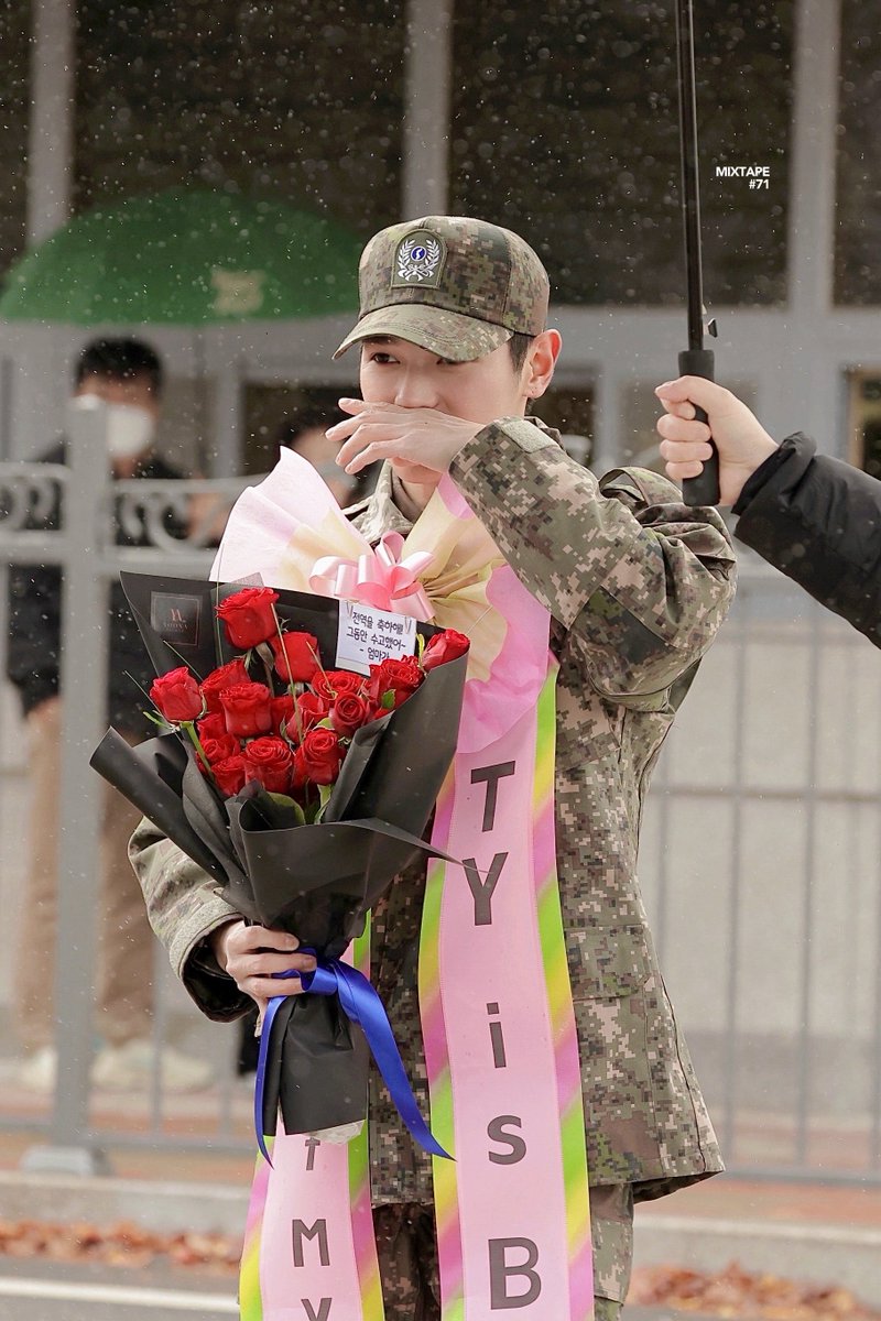 MIXTAPE_71's tweet image. 251214 전역 ❄️❄️❄️
#태용 #TAEYONG #テヨン