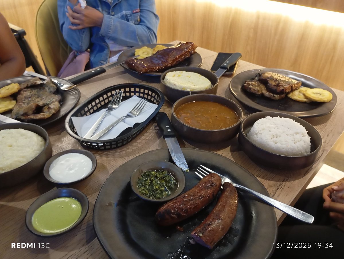 Genial la comida de #Rukito en #Guayaquil 

Platos riquísimo y enormes. 

<a href="/malldelsur/">Mall del Sur</a>