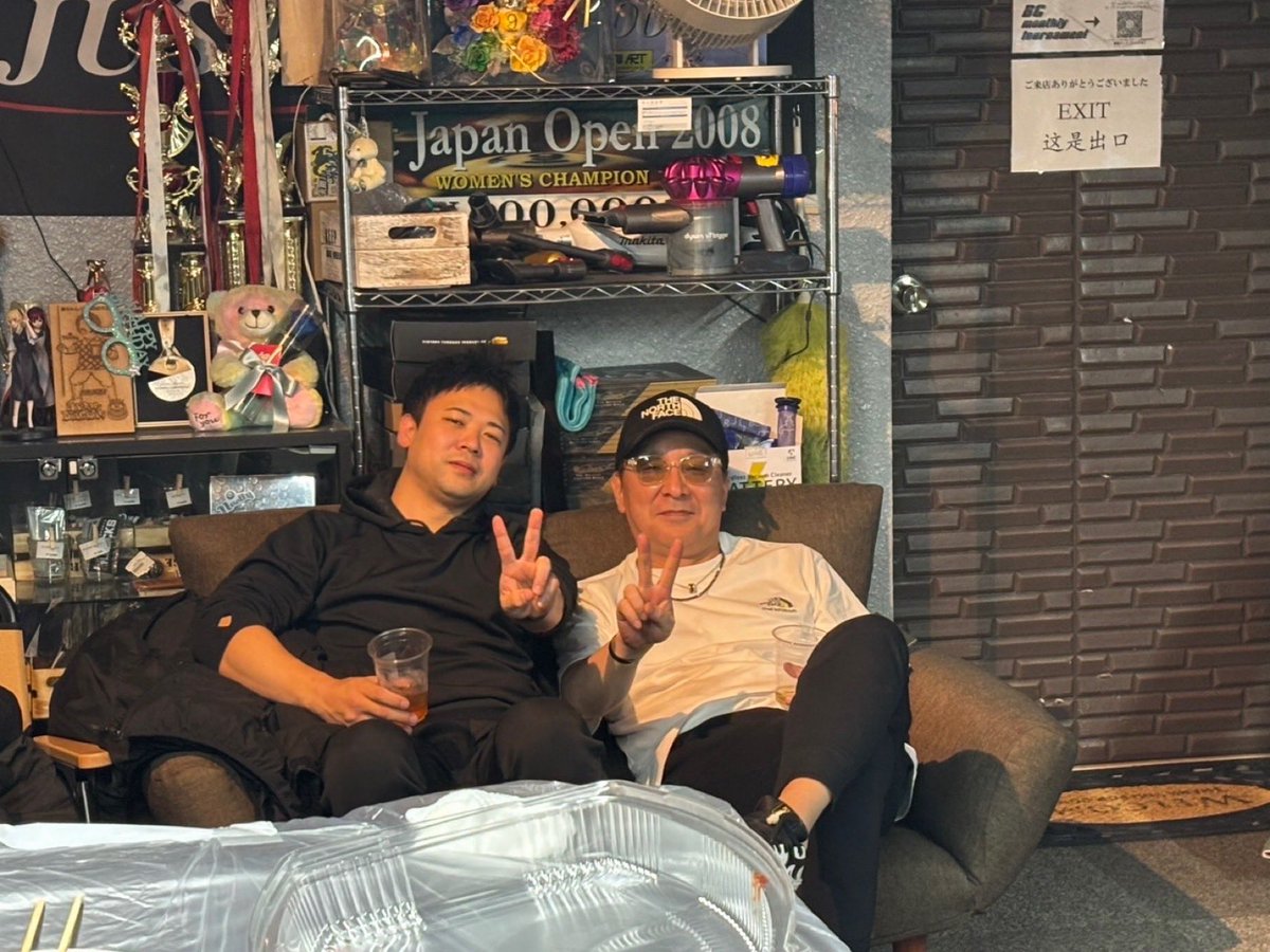 kidnaoto's tweet photo. #ビリヤード🎱
#クリックス
#A級昇格
#また1から
#努力

ビリヤードA級に昇格しました！
実績はなんもないけどもw
A級になって、また1から頑張ろうと思います！
センスとかないし天才でもないけども、
努力の天才になりやす！
みんないつもありがとう。
これからもよろしくお願いします！ https://t.co/vM8M0Fjirg