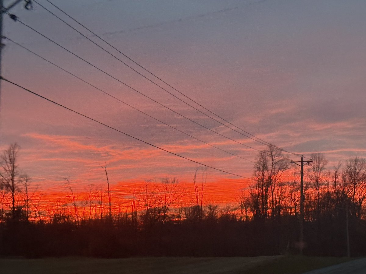 Mdnate's tweet image. Beautiful sky tonight. #PinkSkies