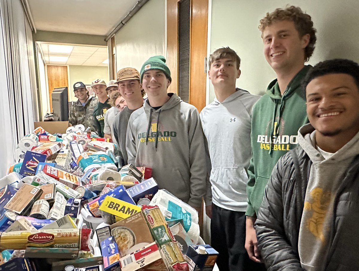 delgadodolphins's tweet photo. Over the past week, the Dolphins have assisted St. Francis of Assisi Parish with preparing food baskets &amp; angel tree gifts to help make the holidays a little brighter for more than 60 local families. Thanks to our guys for continuing our tradition of giving back to our community. https://t.co/UaxxJygVD2