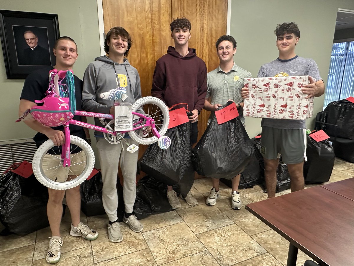 delgadodolphins's tweet photo. Over the past week, the Dolphins have assisted St. Francis of Assisi Parish with preparing food baskets &amp; angel tree gifts to help make the holidays a little brighter for more than 60 local families. Thanks to our guys for continuing our tradition of giving back to our community. https://t.co/UaxxJygVD2