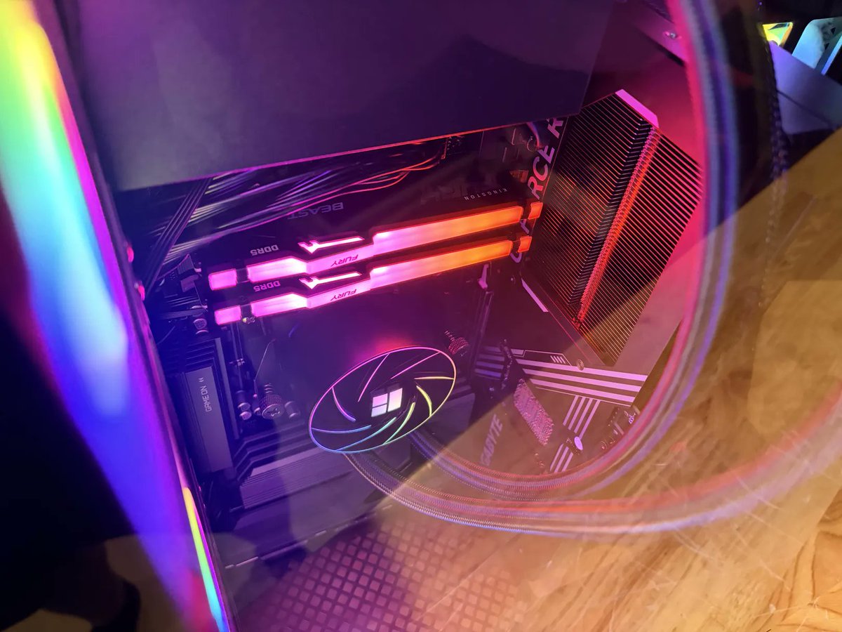 Another SICK custom build for a deserving veteran 🇺🇸
Craziest case I’ve ever worked in full upside-down install 🤯
Built with respect. Built different. 🫡🔥