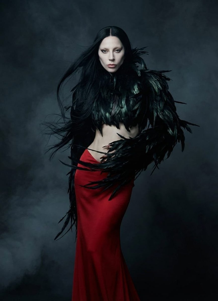 onlyfanspop's tweet image. .@ladygaga stuns for Vogue Australia.